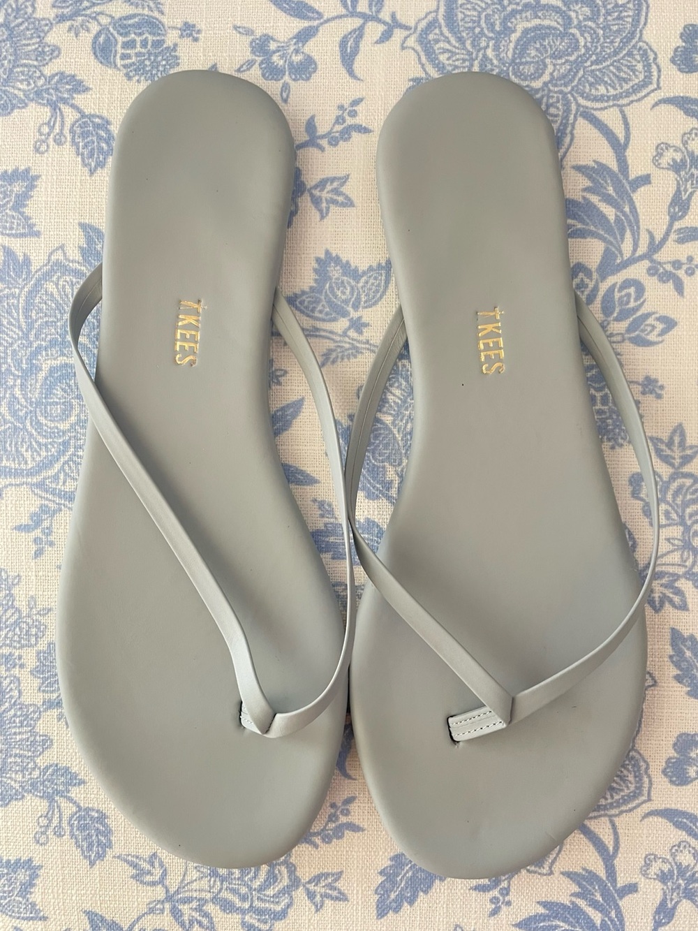 Tkees Lily Leather Flip Flops Sandals in Dusty Blue Size US 11
